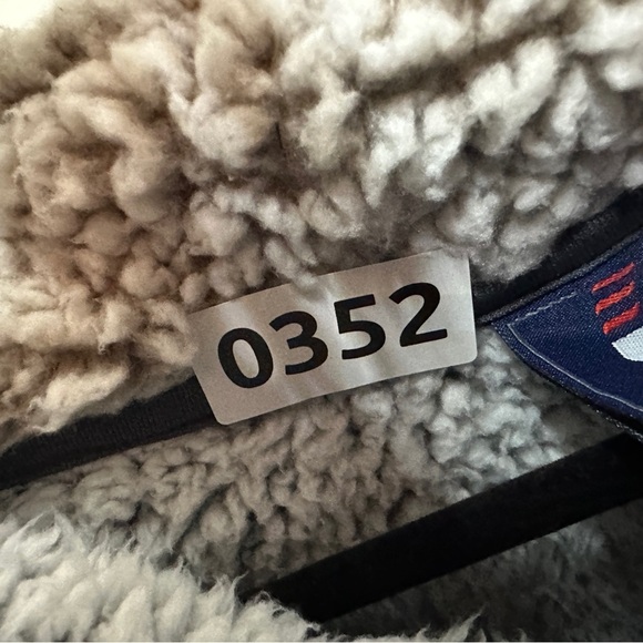 Stamford Connecticut Black Knight Sherpa Quarter Zip Pullover Size XL GRAY - Picture 10 of 10